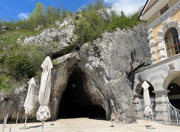 slovenia/coastal-karst/landmark/postojna-cave