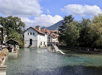 france/annecy/landmark/salle-pierre-lamy