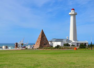 south-africa/eastern-cape/landmark/donkin-reserve-pyramid-and-lighthouse