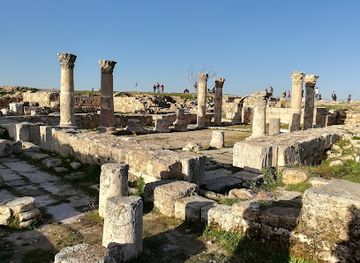 jordan/amman/rainbow-street/landmark/early-bronze-age-cave