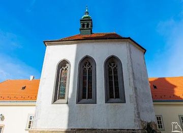 hungary/szekesfehervar/landmark/saint-anne-chapel