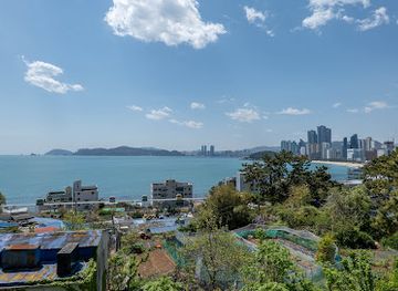 south-korea/busan-beaches/landmark/dalmaji-gil-road