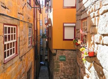 portugal/guimaraes/landmark/torra-de-rua