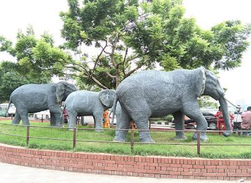 bangladesh/madhupur-tract/landmark/jhilpar-park