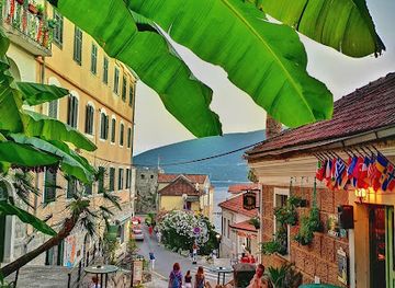 montenegro/herceg-novi/landmark/pub-got