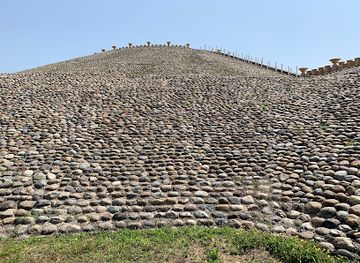 japan/kinki-kansai/landmark/goshikizuka-tumulus