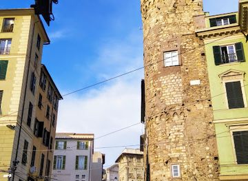 italy/genoa/pre/landmark/porta-dei-vacca