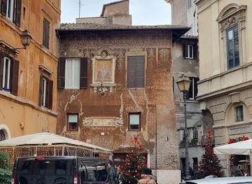 vatican-city/apostolic-palace/landmark/piazza-del-biscione