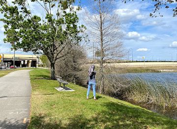 florida/orlando-theme-parks-area/landmark/lake-underhill-park