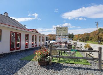 vermont/woodstock/landmark/the-white-cottage-snack-bar