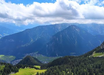 austria/karwendel-mountains/landmark/adlerhorst