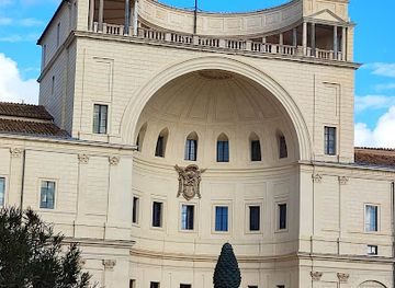 vatican-city/vatican-museums/landmark/pine-courtyard