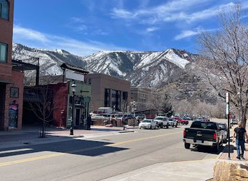 colorado/glenwood-springs/landmark/visit-glenwood-springs