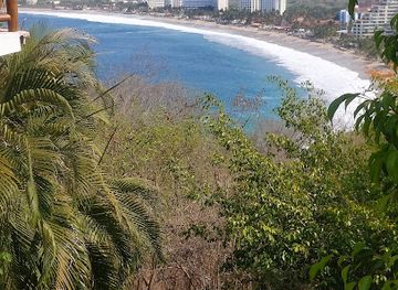 mexico/ixtapa-zihuatanejo/landmark/letras-ixtapa