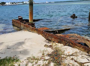 the-bahamas/bimini/landmark/smitty-s-beach-bar-restaurant