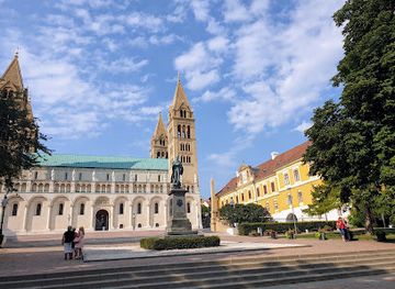 hungary/pecs/landmark/szent-istvan-teri-szokokut