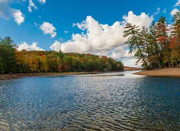 canada/haliburton-highlands/landmark/hawk-lake-log-chute