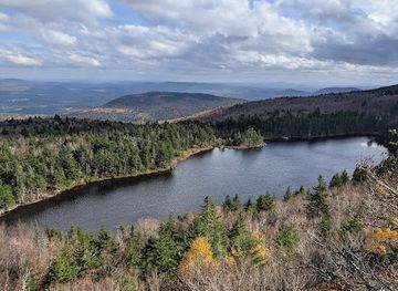 new-hampshire/dartmouth-lake-sunapee-region/landmark/newbury-trail