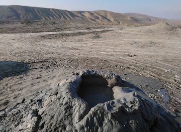 azerbaijan/lesser-caucasus/landmark/gobustan-mud-volcano
