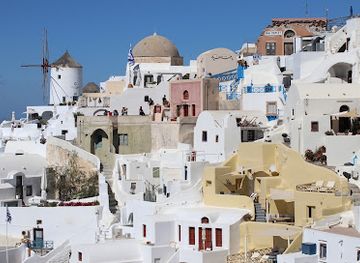 greece/santorini/landmark/blue-domed-church-santorini