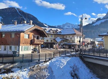 italy/val-di-fassa/landmark/ufficio-turistico-informazioni-pozza-di-fassa-azienda-per-il-turismo-della-val-di-fassa