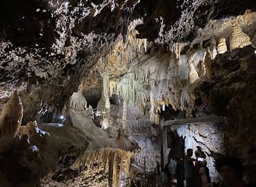 lebanon/qadisha-grotto/landmark/kadisha-cave-bcharre