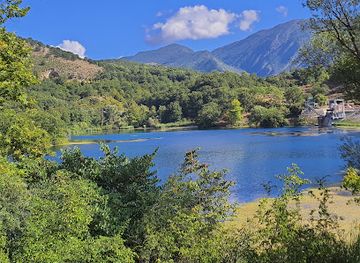 albania/has/landmark/the-blue-eye