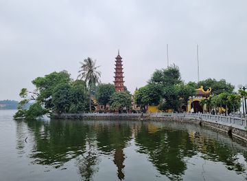 vietnam/hanoi/landmark/tran-quoc-pagoda