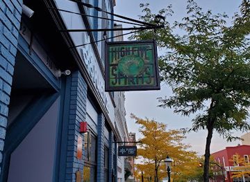 michigan/petoskey/landmark/high-five-spirits