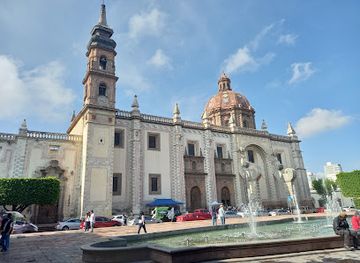 mexico/queretaro/centro-historico/landmark/las-letras-de-queretaro
