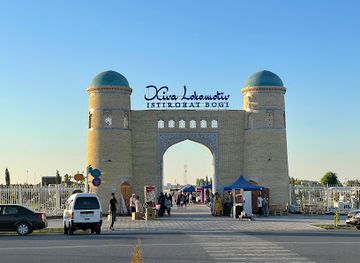 uzbekistan/khiva/landmark/xiva-lokomotiv-istirohat-bog-i