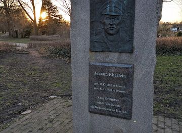 germany/bremen/landmark/denkmal-bademeister-eberlein
