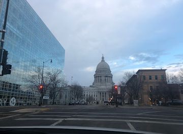 wisconsin/madison/capitol-square/landmark/james-madison-park