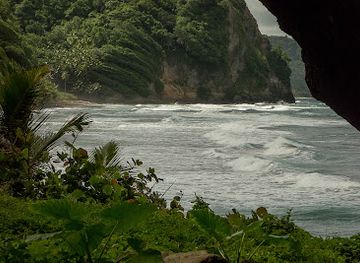 dominica/hampstead-beach/landmark/emerald-pool