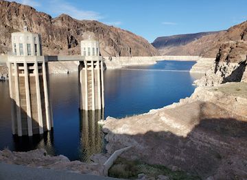 nevada/hoover-dam/landmark/lake-mead-lakeview-overlook