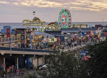 california/santa-monica/landmark/santa-monica-pier-carousel