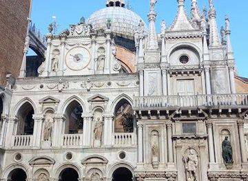 italy/venice/landmark/scala-dei-giganti