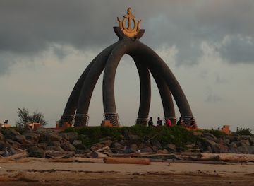 brunei/tutong-beach/landmark/billionth-barrel-monument