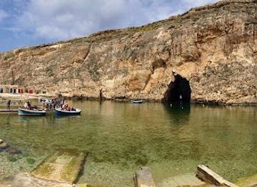 malta/gozo-and-comino/landmark/blue-waters-dive-cove-diving-centre