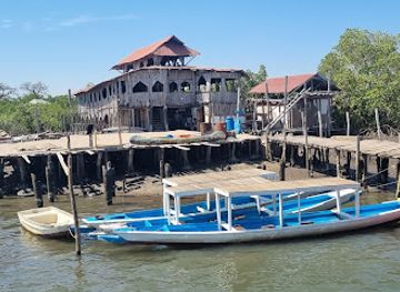 the-gambia/kombo-north/landmark/lamin-lodge