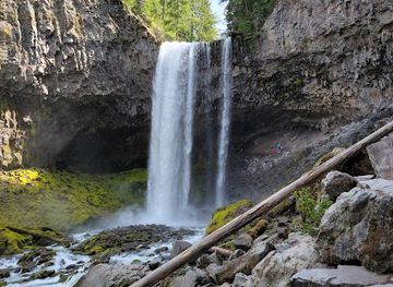 oregon/jefferson-county/landmark/tamanawas-falls-trailhead