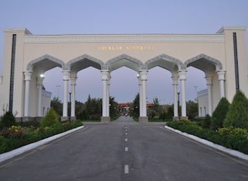 uzbekistan/zarafshan-range/landmark/alisher-navoi-monument