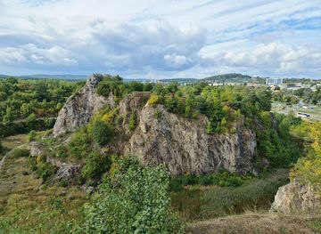 poland/kielce/landmark/kadzielnia-nature-reserve