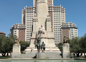 spain/costa-del-sol/landmark/plaza-de-espana