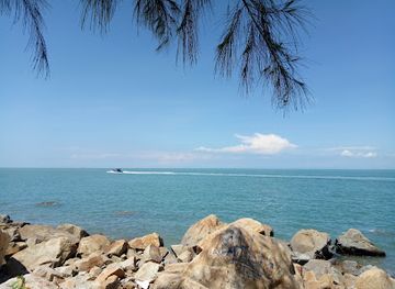 malaysia/southern-region/landmark/pantai-minyak-beku
