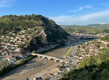 albania/berat/landmark/mali-partizan-drobonik-berat