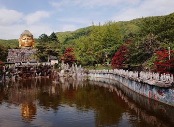 south-korea/yeongseo-region/landmark/waujeongsa-temple