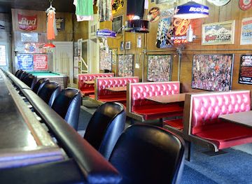 iowa/muscatine/landmark/mike-s-hilltop-tap