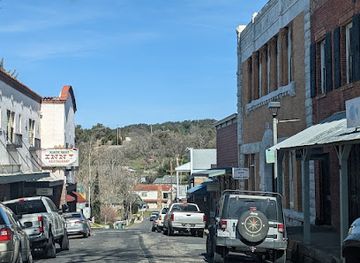 california/central-coast/landmark/historic-calaveras-county-courthouse