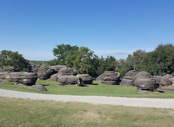 kansas/glaciated-region/landmark/rock-city-park